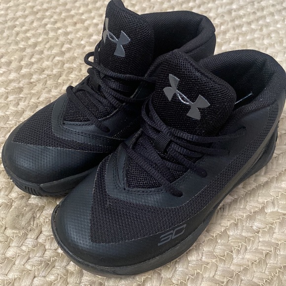 Under Armour All Black Stephen Curry Basketball Sneakers - Picture 2 of 7